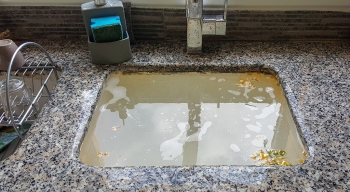 desentupimento de pias, ralos e esgoto